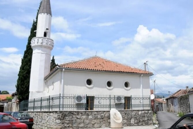 ALBANIA tour - Rozafa, Skadar lake, Niagara waterfalls, Shkodra - Venice Art Mask Factory: a workshop stop you should ask about