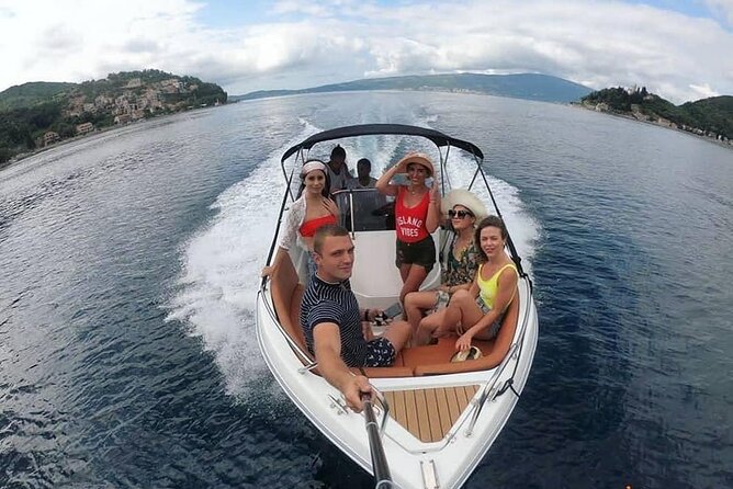 Blue Cave Adventure - On-board comfort: music, life vests, and a captain who sets the tone