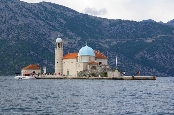 Enjoy Private Transfers by Car or Van from Tivat Airport to Kotor or Budva - What you pay for, and the small extras to budget
