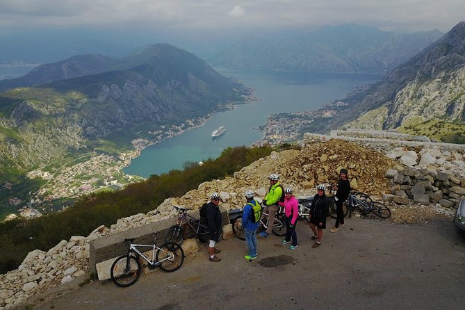 Epic 25 Turns Downhill Bike Descent w/ Panoramic Cable Car Ascent - Who Should Book This Downhill Bike and Gondola Combo