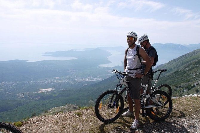 Express Cable Car ascent & 25Turns Epic Bike Descent. - The Short Drive to the Cable Car: Less Time Waiting, More Time Riding