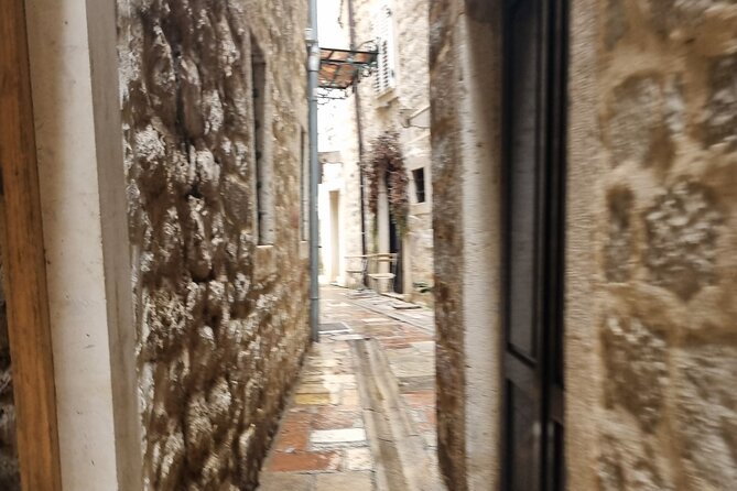 Food, wine and the best private walking tour of Kotor - Meeting at Vrata od Mora, then walking into the Old Town maze