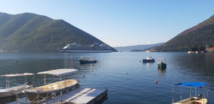 From Dubrovnik: Perast, Kotor & Budva Small-Group Day Trip - Kotor Old Town and its 4-km city walls: how to use the 2 hours