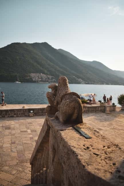 ★ From Kotor: Sunset Boat Tour to Perast & Lady of the Rocks - Stop 2: Perast Streets, Baroque Facades, and What You Can Do in 40 Minutes