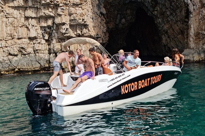 Group Perast & Lady of the Rock tour- 1h30min duration - Photo and Comfort Tips for a Speedboat Day