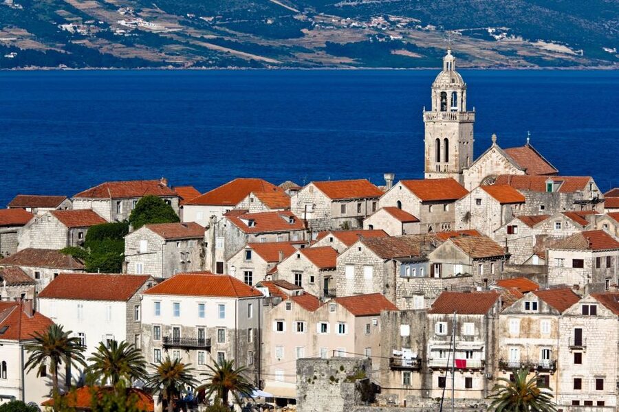 Korčula & Ston Full-Day Private Tour from Dubrovnik - Korčula Arrival: A Fortified Island Town With an Oddly Smart Design