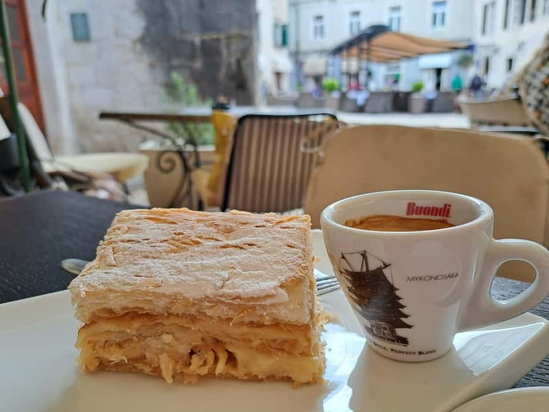 Kotor: 3H Food Tour - Aperitif hour in a historic bar: Amaro Montenegro and the art of sipping