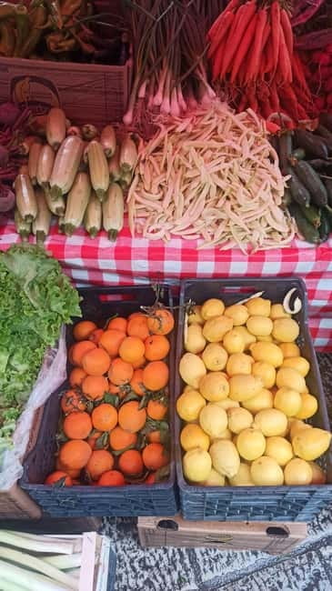 Kotor: 3H Food Tour - Sea Gate meeting point: finding your guide fast