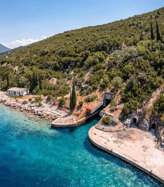 Kotor: Blue Cave and Lady of the Rocks Speedboat Tour - Perast pass-by: Venetian-inspired views without the walking time