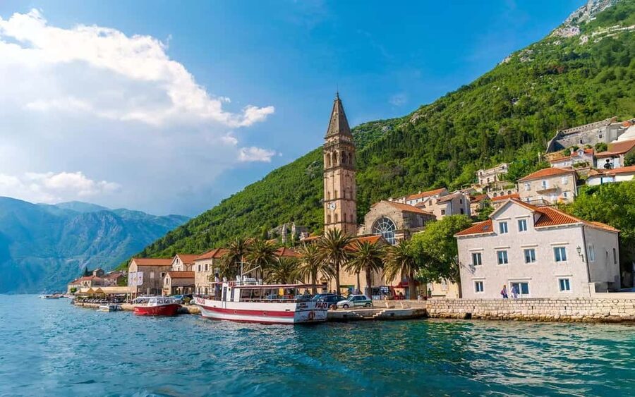 Kotor: Boat Tour with Blue Cave visit and Boka Bay - Perast views and Our Lady of the Rocks: 20 minutes that matter