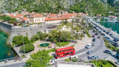 Hop-on Hop-off Sightseeing Bus and Walking Tour