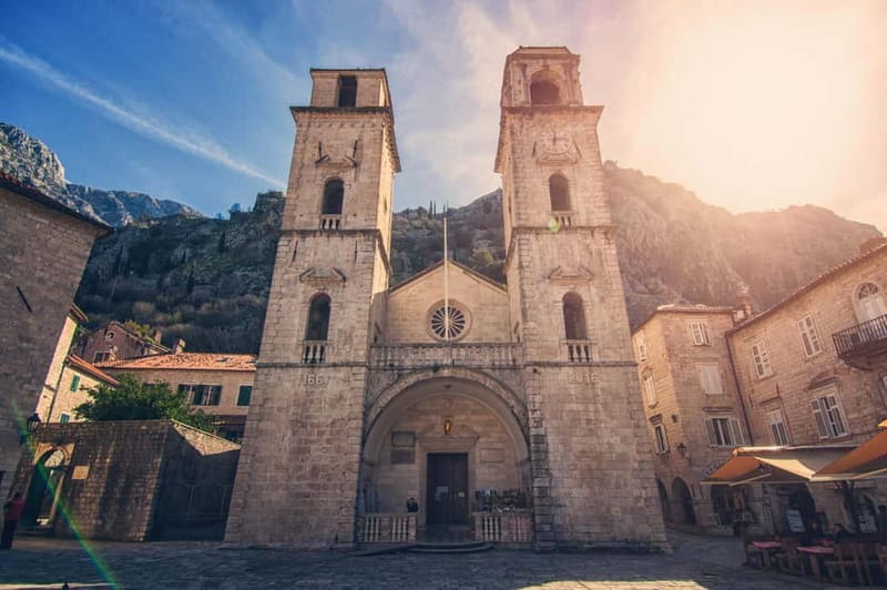 Kotor: Old Town Private Walking Tour - Bizanti and Beskuća Palaces, Gothic Portals, and Why It Matters