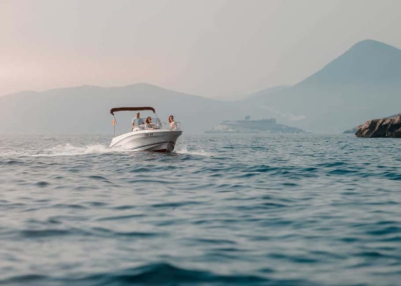 Kotor: Our Lady of the Rock and Perast Speedboat Tour - Kotor from the water: why this speedboat format works