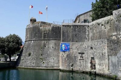 Kotor walking tour and Jaz beach – private tour