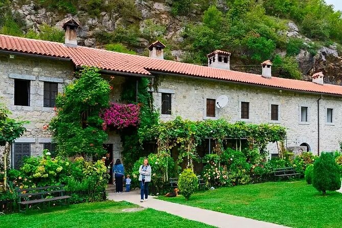 NORTH TOUR Np Biograd Gora-Lake-Moraca Canyon & Monastery-Kolasin - Moraca River Canyon and the E65 road: when the drive is the attraction