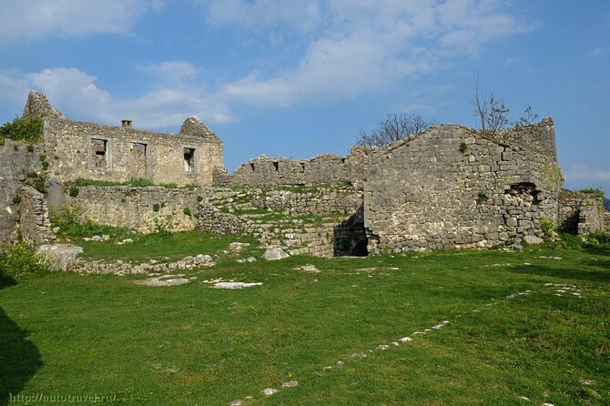 Podgorica Historic, Safari and Winery tour - Skadar lake and River Crnojevica - Timing and pickup: start in Podgorica, then go scenic