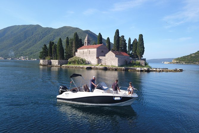 Private tour with speed boat - Perast and Lady of the rock - Perast Museum stop and the real payoff of free walking time