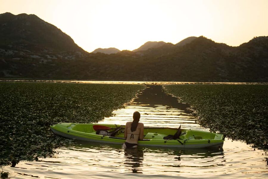 Skadar Lake: Individual Kayaking, hidden canals and swimming - Fort Lesendro and the feeling of history without the museum