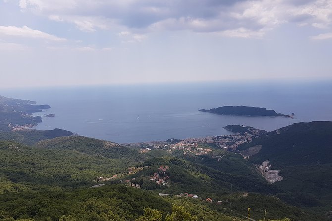 Transfer from Podgorica Airport and city to Tivat - How pickup actually feels: arrivals section, name sign, and quick car access