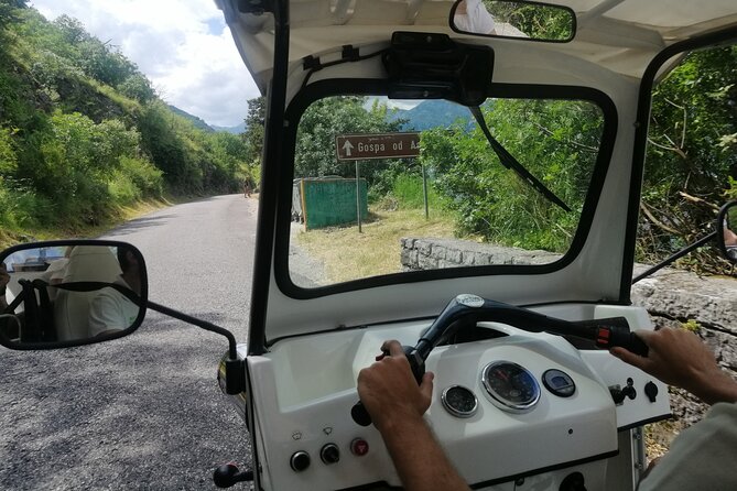 Tuk Tuk Montenegro: Magnificent Boka Bay - Tre Sorelle Palace: A Quick Stop That Sets the Tone